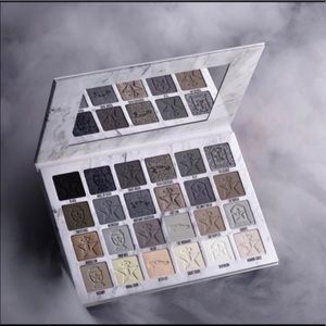 Jeffree Star Cremated Eyeshadow Palette NIB!